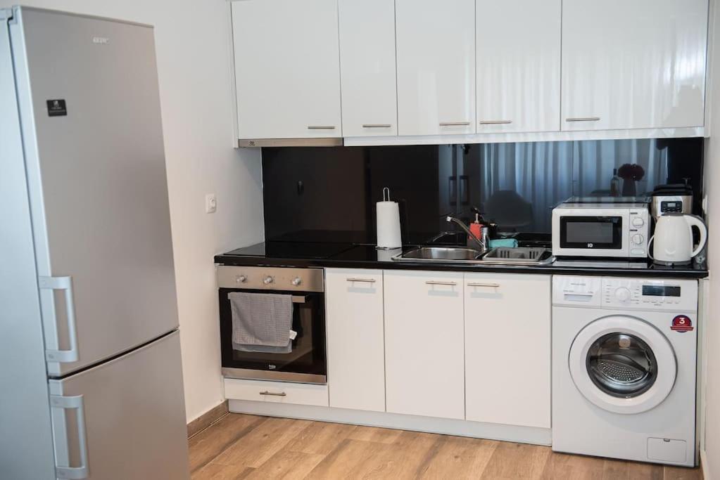 Bright 2Br Apartment In Palaio Faliro- Athen Exterior foto