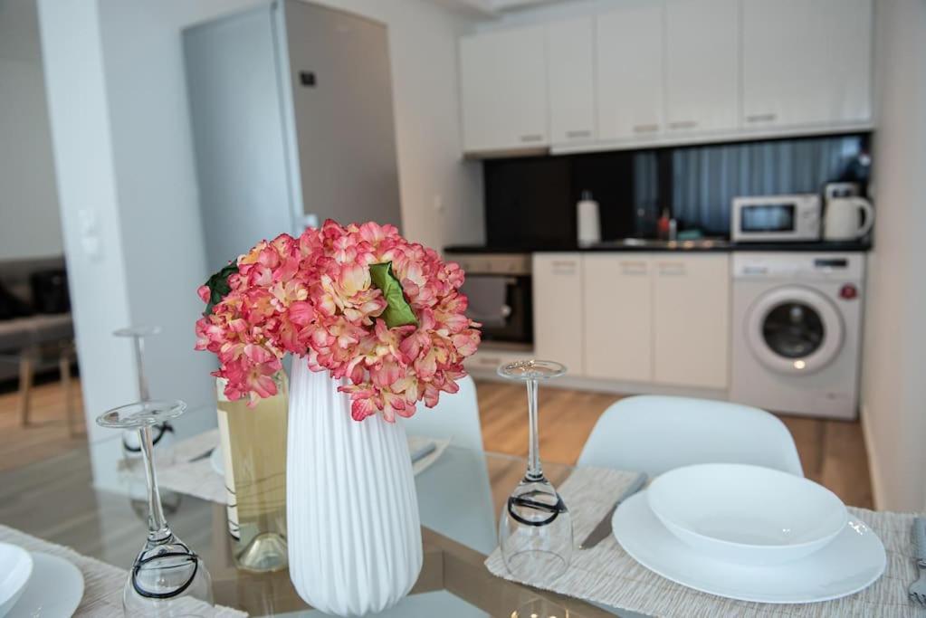 Bright 2Br Apartment In Palaio Faliro- Athen Exterior foto