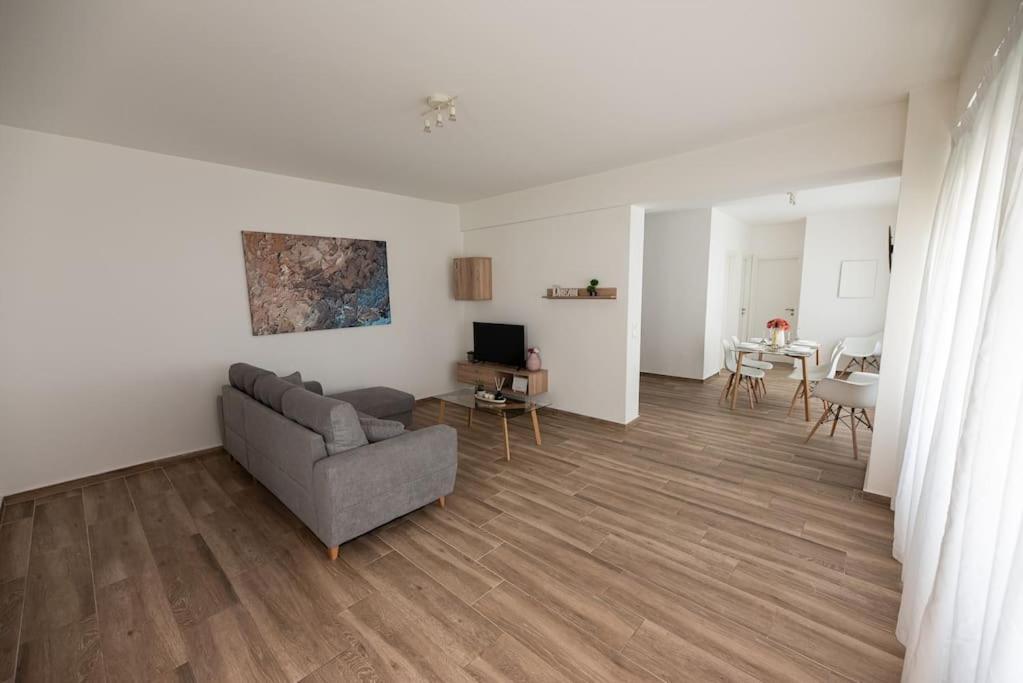Bright 2Br Apartment In Palaio Faliro- Athen Exterior foto