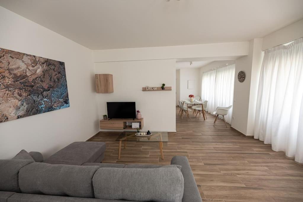 Bright 2Br Apartment In Palaio Faliro- Athen Exterior foto